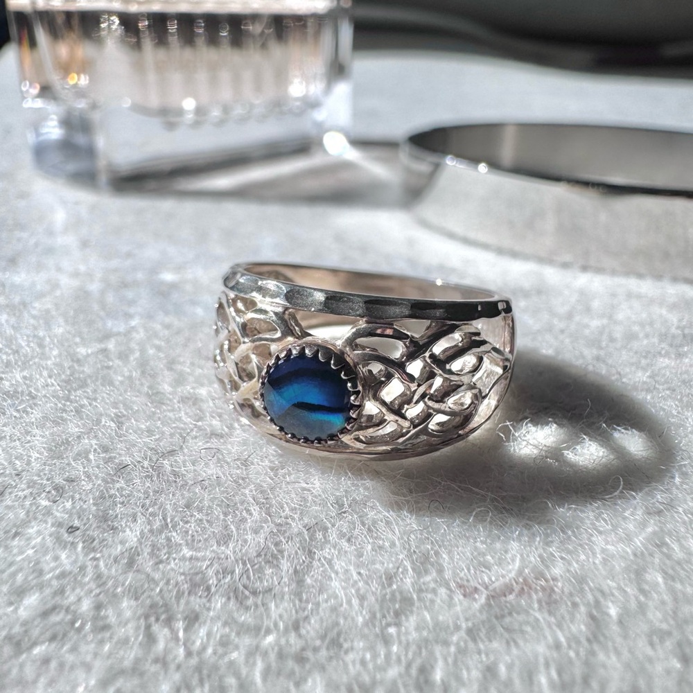 💎 Sapphire blue gemstone filigree ring